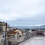 Apartament A Beautiful House In