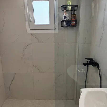 A Beautiful House In Apartamento Cavala